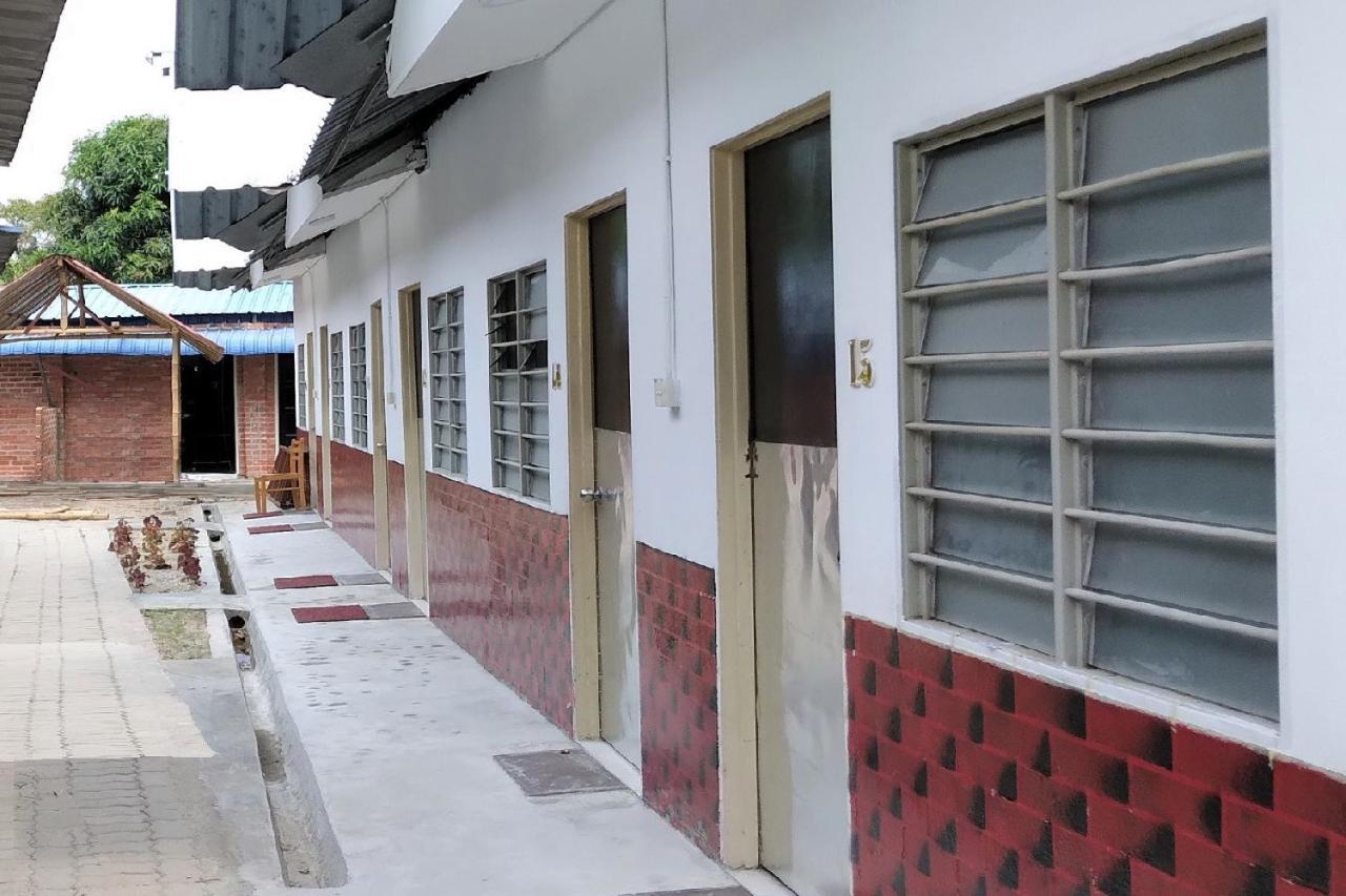 Oyo 90176 D'Cruz Sunrise Villa Pantai Cenang  Eksteriør billede
