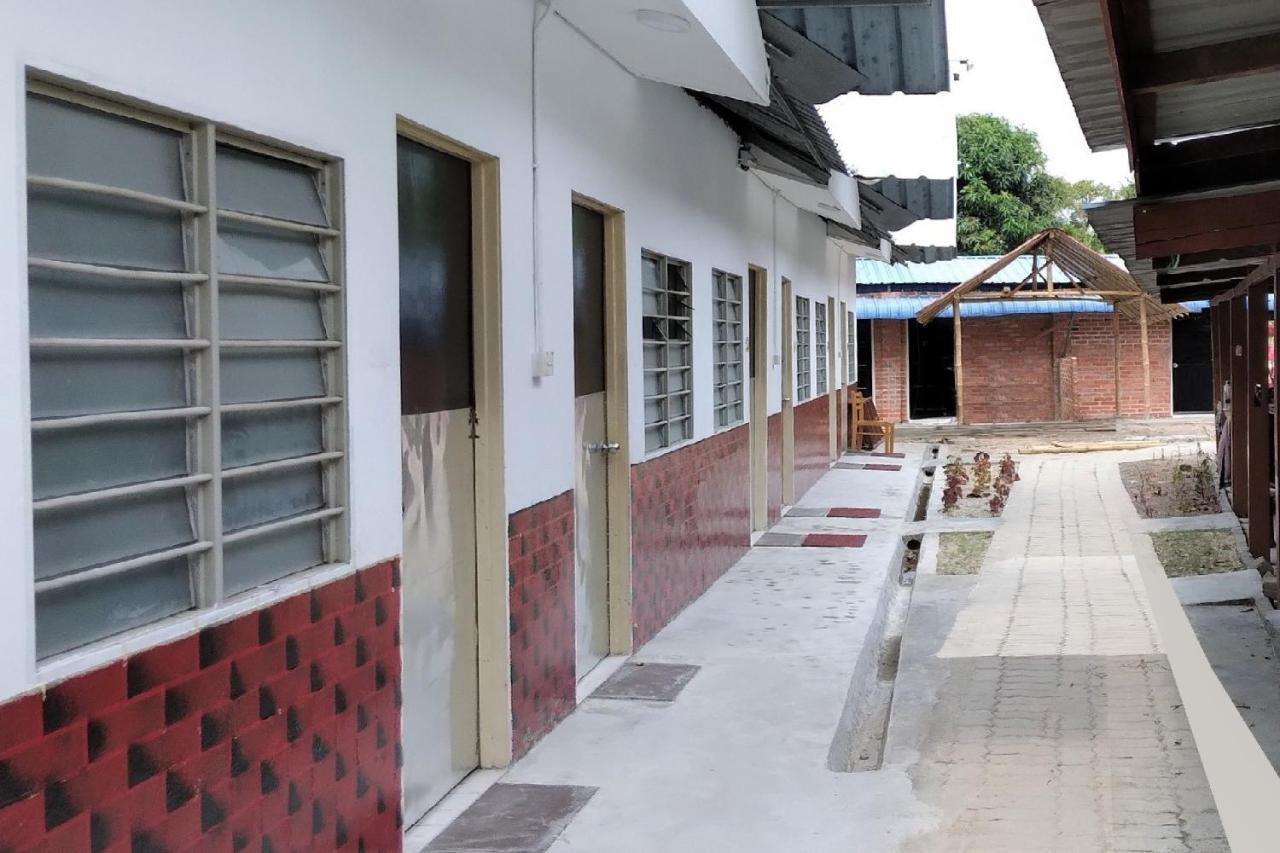 Oyo 90176 D'Cruz Sunrise Villa Pantai Cenang  Eksteriør billede