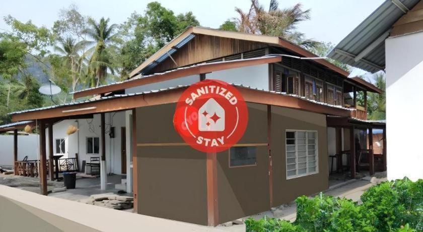 Oyo 90176 D'Cruz Sunrise Villa Pantai Cenang  Eksteriør billede